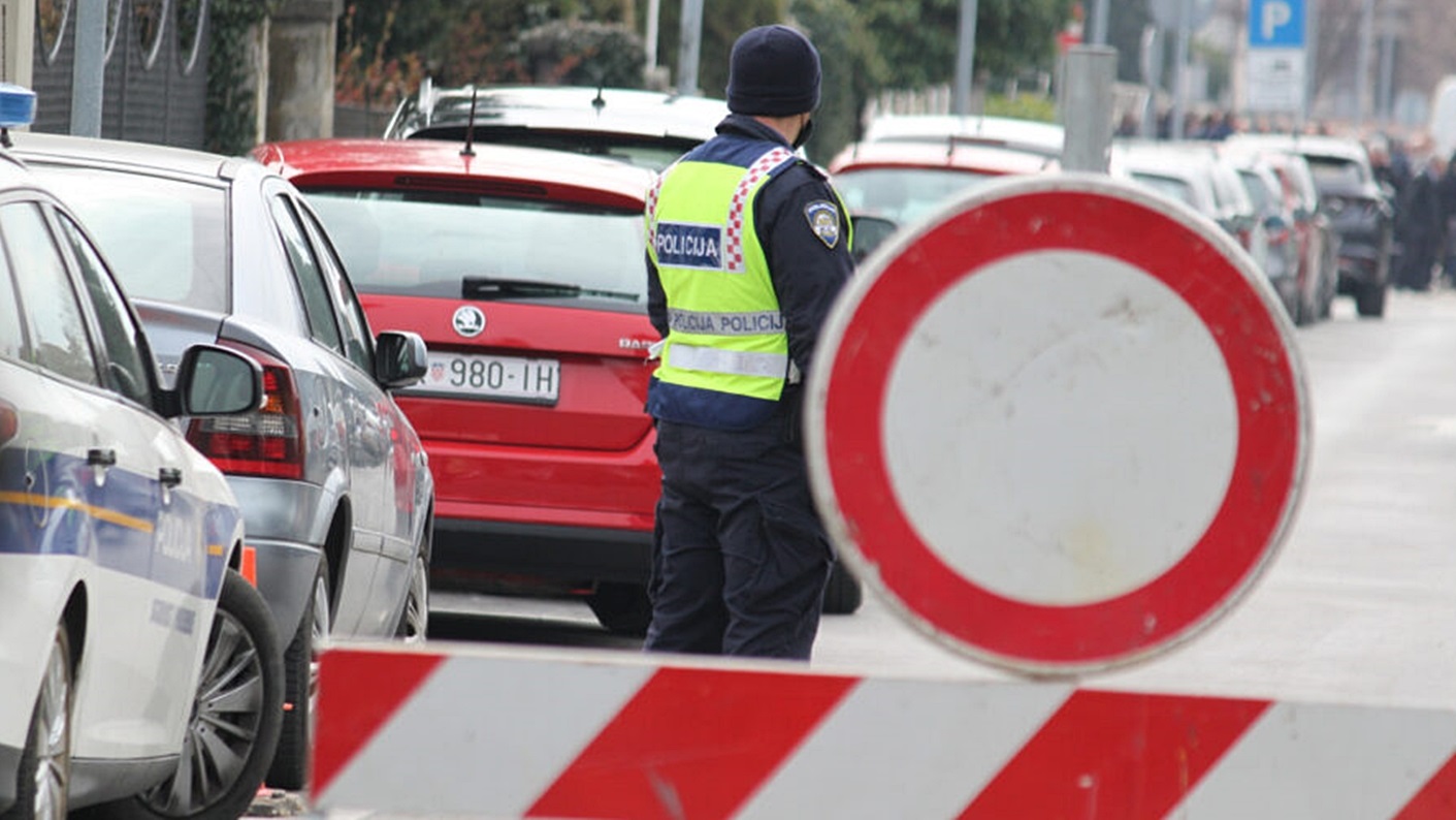 Rumunjski državljanin htio ubiti ili samo ozlijediti policajce?