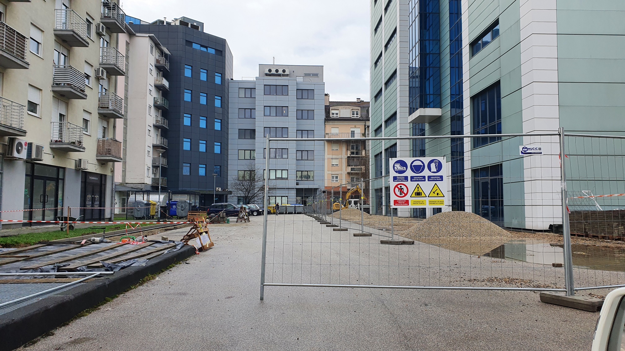 BOSILJ OTKRIO: Oko VTC – a stižu električni stupići i naplata parkinga