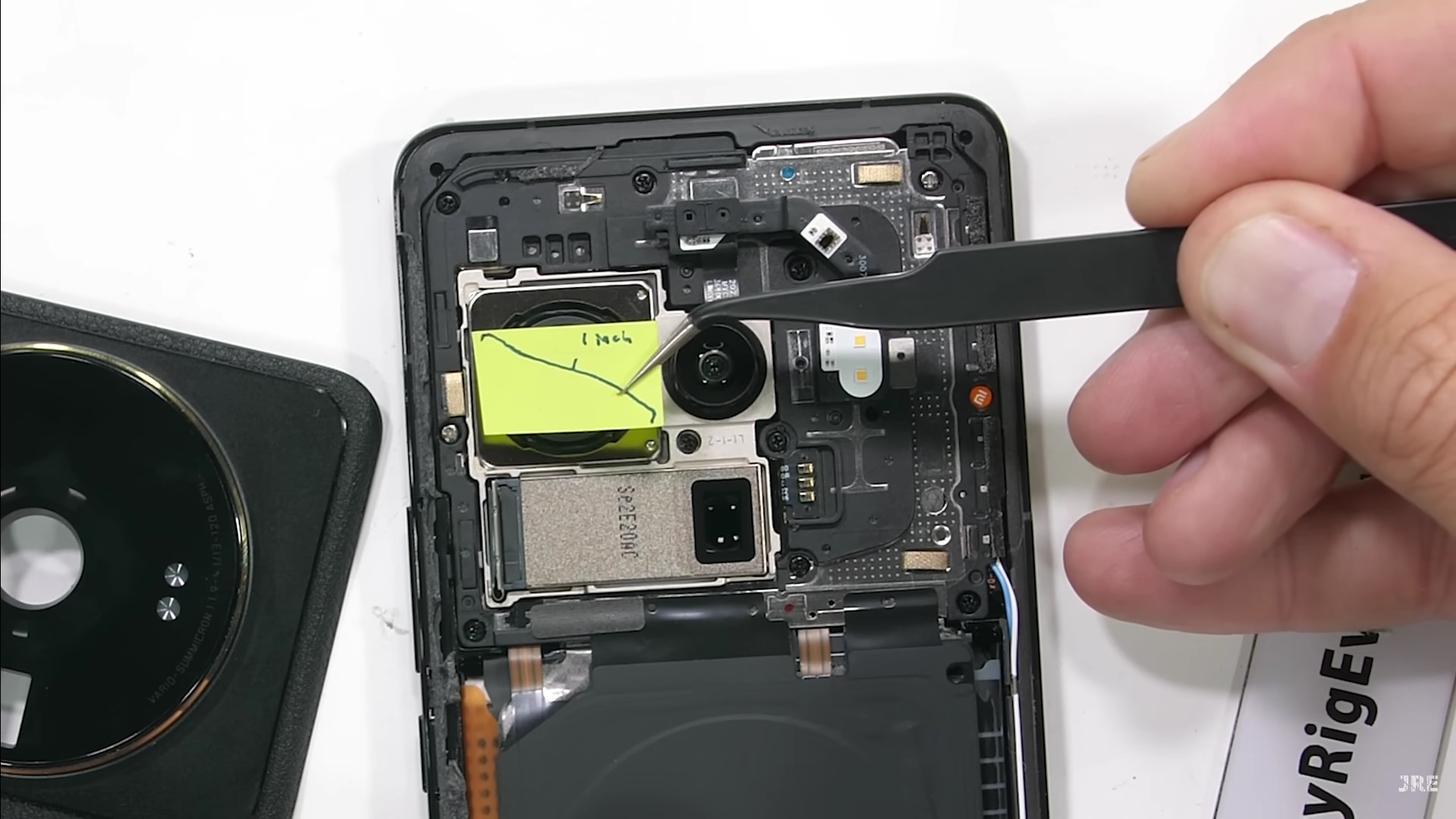 Pogledajte veličinu senzora kamere na Xiaomi 12 s Ultra