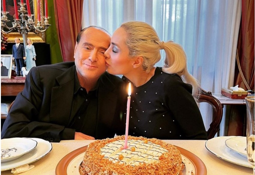 Umro je Silvio Berlusconi