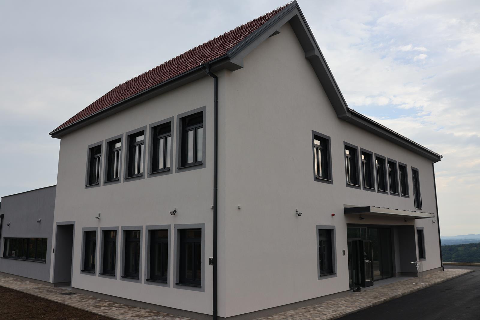 Župan Kolar obišao novoizgrađenu školu Laz vrijednu 1,4 milijuna eura