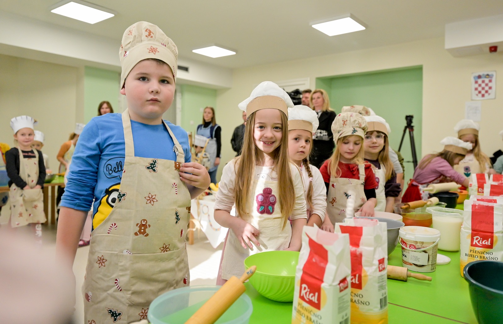 Mališani iz Lepoglave spremali Mlinčani kolač