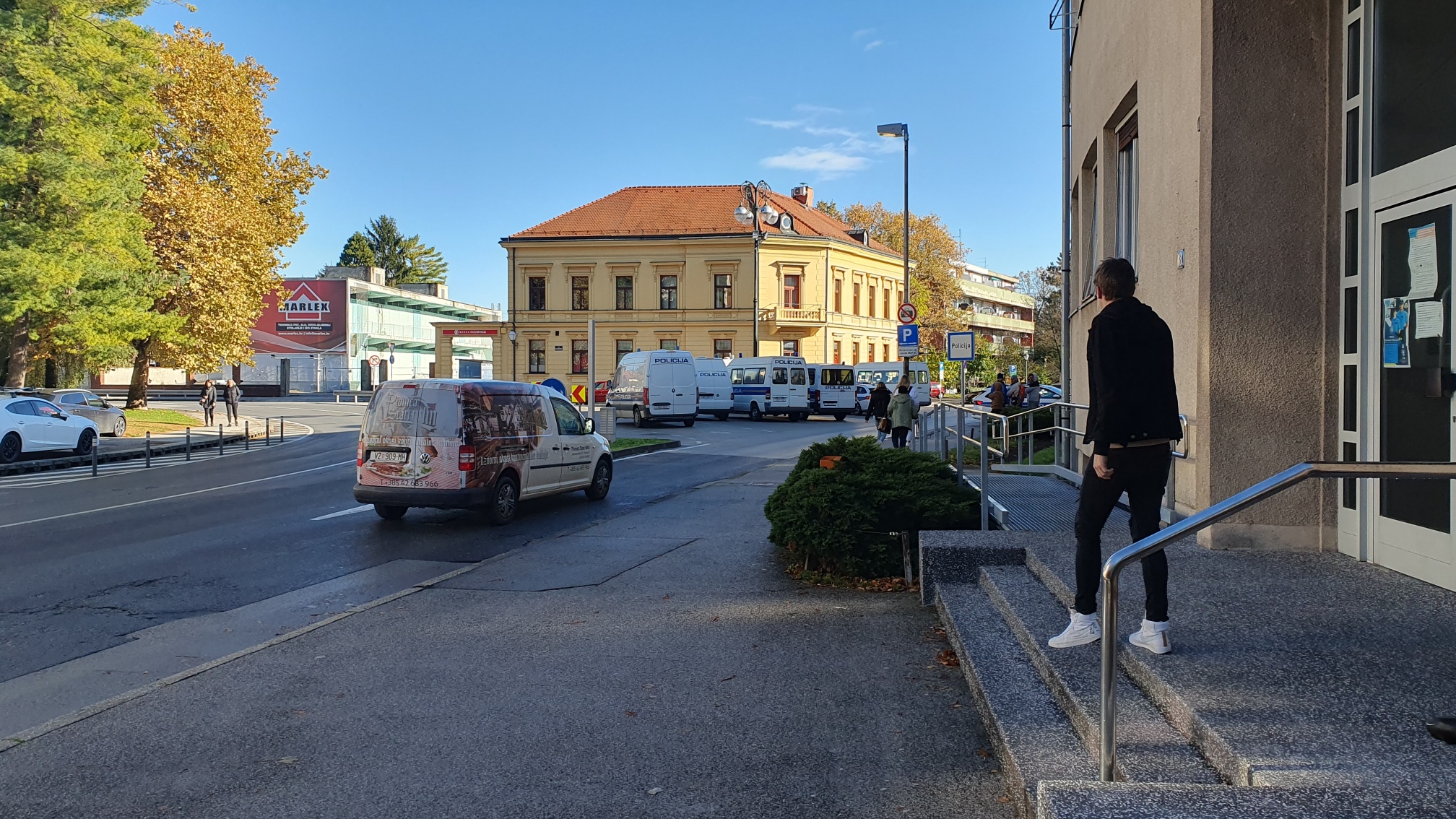 Dvadesetogodišnja vozačica izazvala sudar pa pobjegla. Ubrzo je završila u policiji