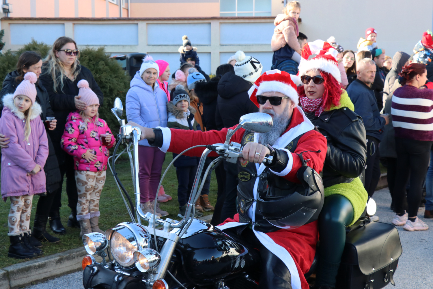 Moto Mrazovi darivali mališane u Lepoglavi