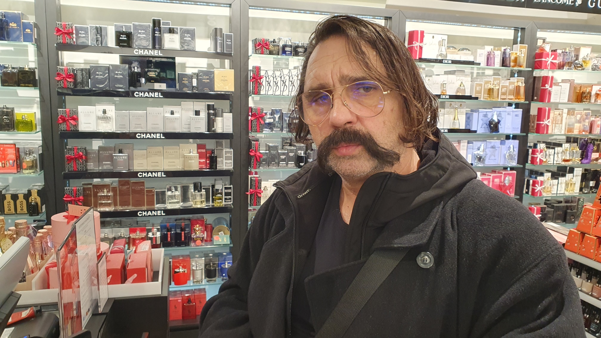Mrle iz Leta3 kupovao poklone u varaždinskoj parfumeriji