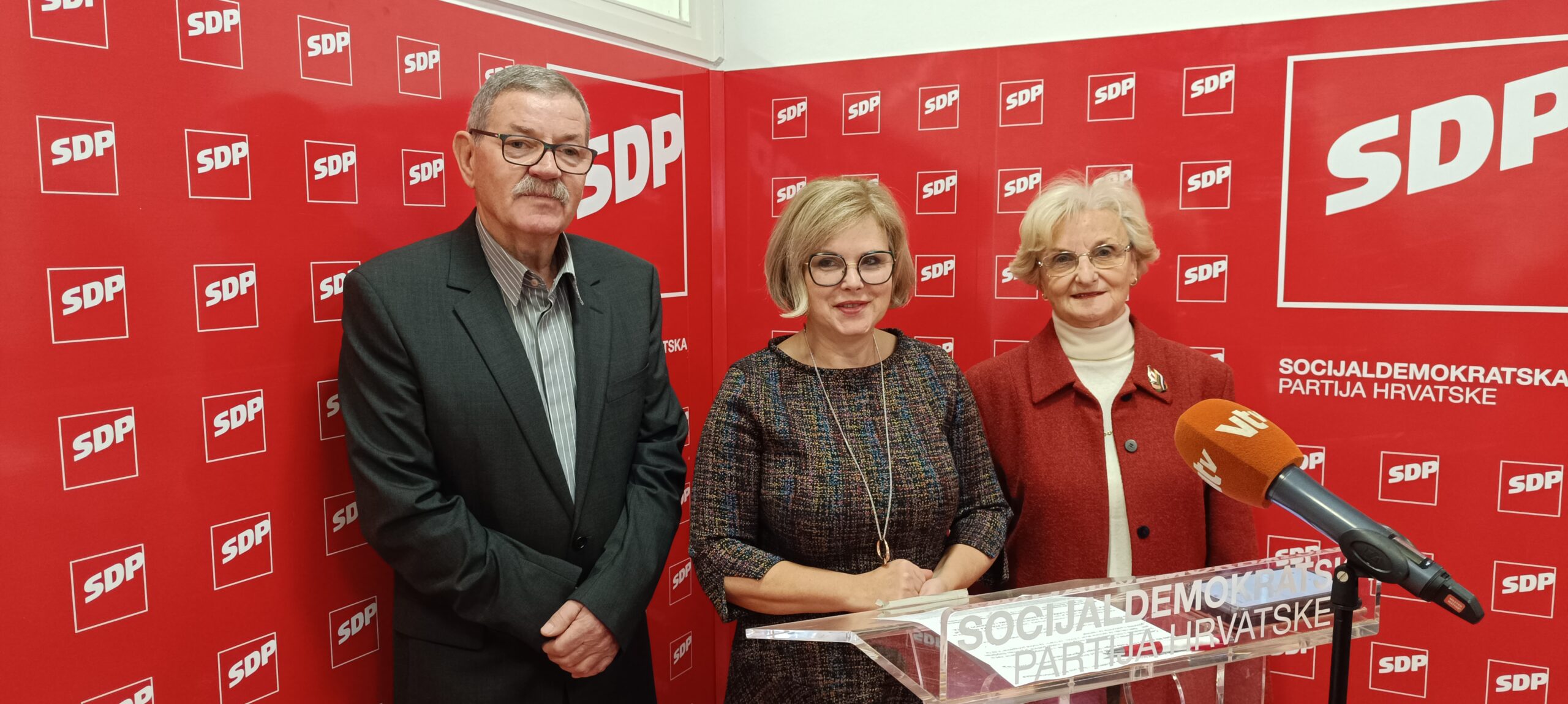 SDP-ovci govorili o niskim mirovinama : Na dan Svete Lucije želimo vam svijetlo na kraju tunela, a ono se zove “Maknimo HDZ!” 