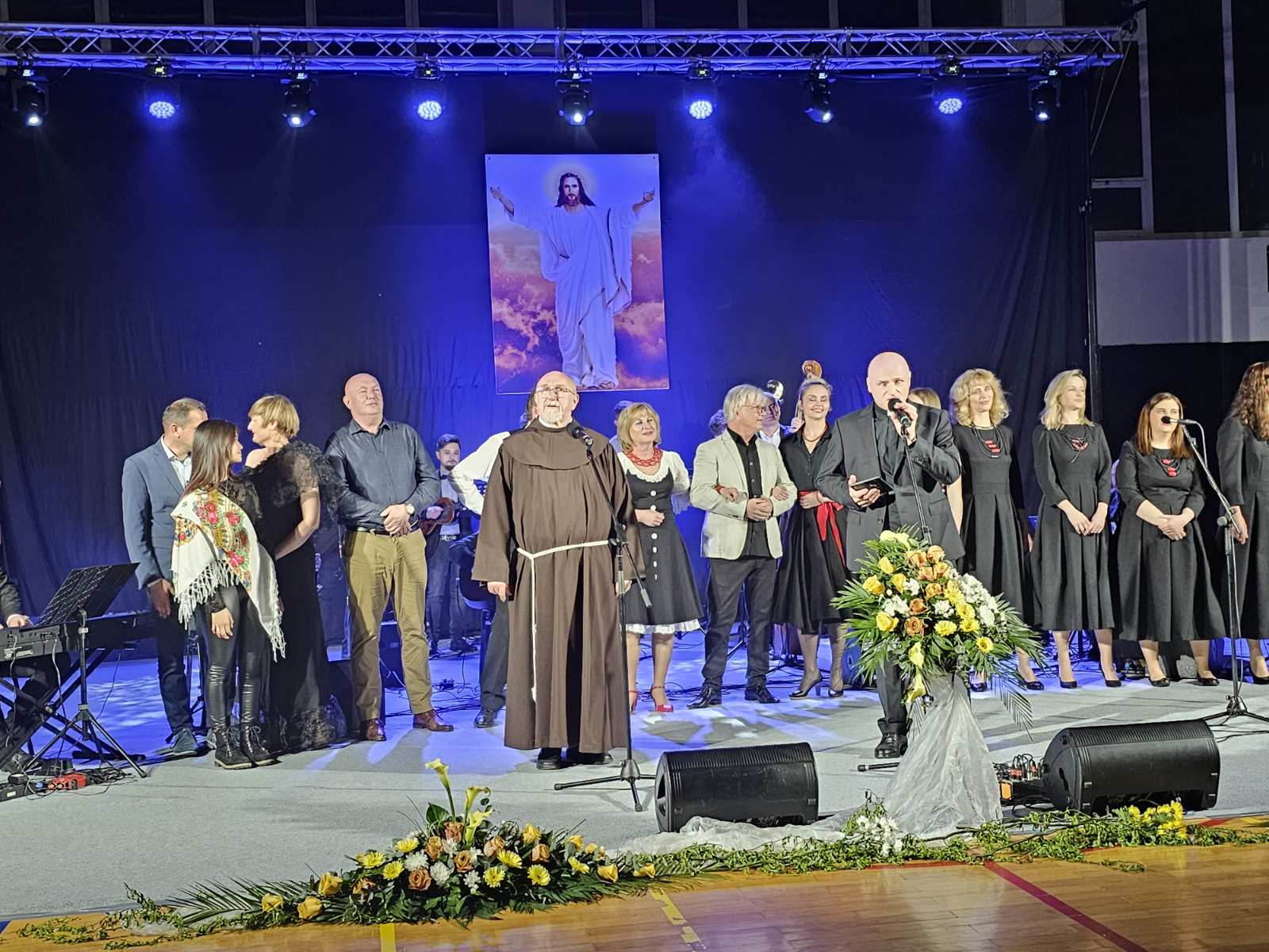 Mještanima na dar Raspjevani Vuzem v Selnici