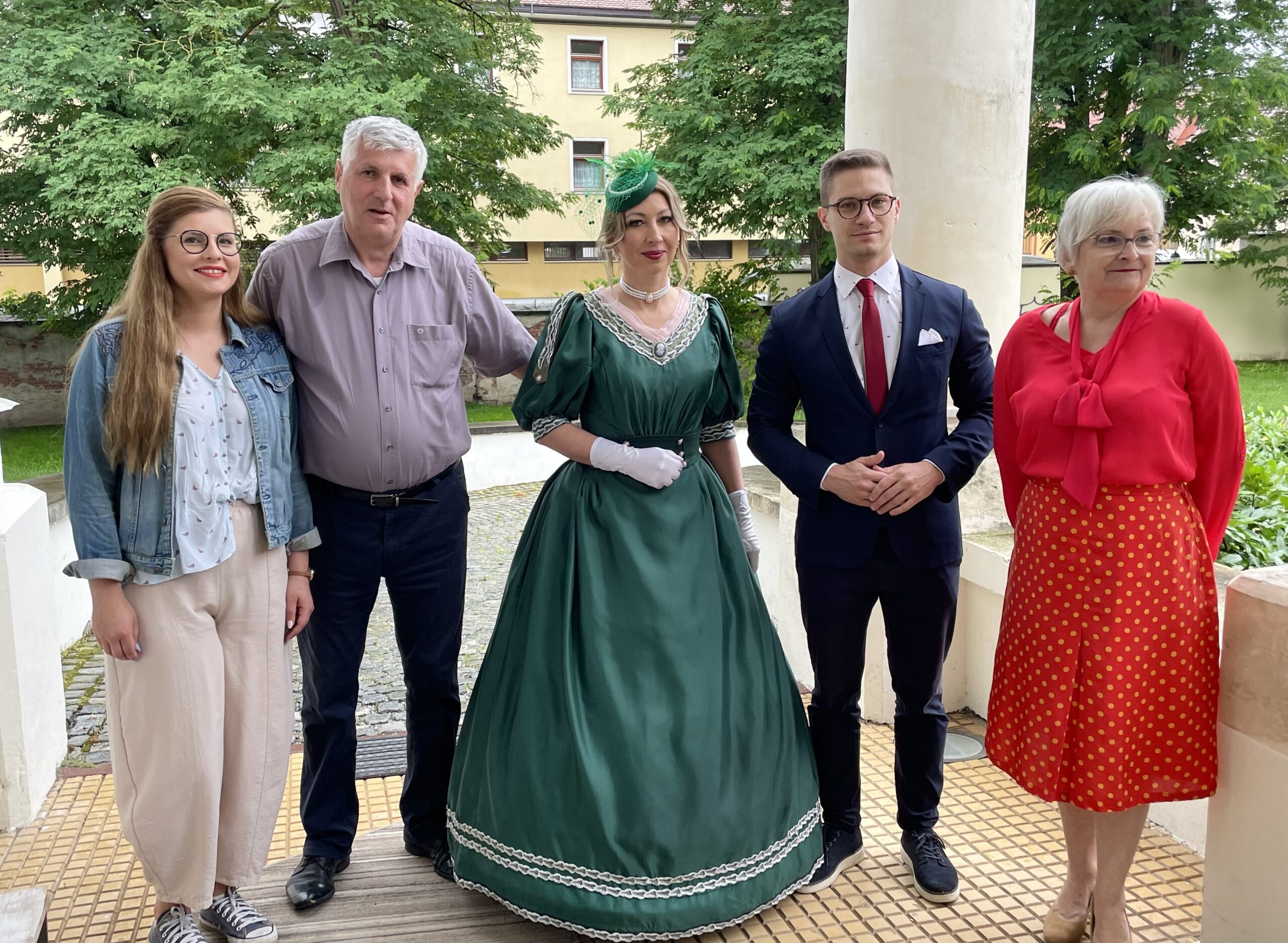 Dame u povijesnim haljinama najavile 2. Likovnu koloniju “Varaždinski purgar”