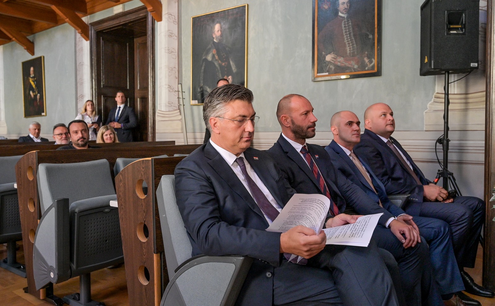 Rastu plaće ministrima i zastupnicima: Plenkoviću povišica od 2000 eura, Habijanu i Štromaru preko 1.500