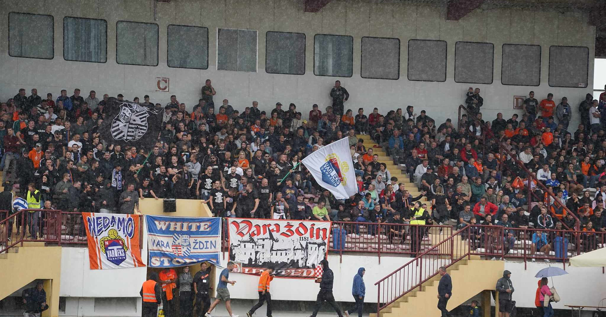 Bumbari poraženi od Osijeka, pred gotovo tri tisuće navijača, u sjajnom ambijentu!