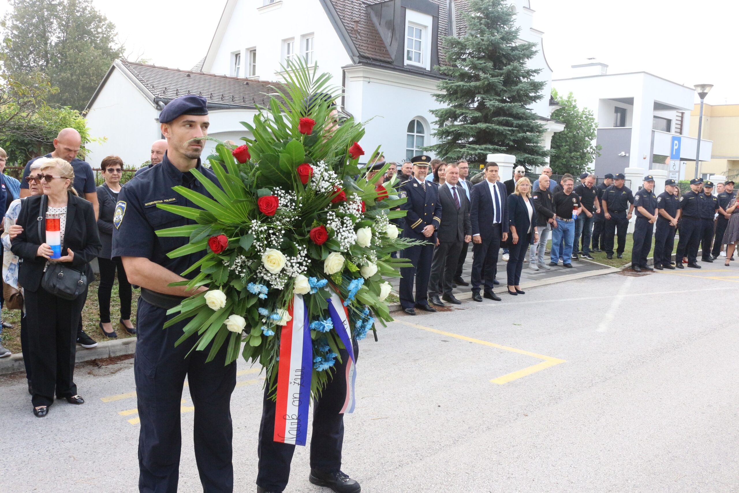 Odana počast varaždinskim policajcima poginulim u Vukovaru