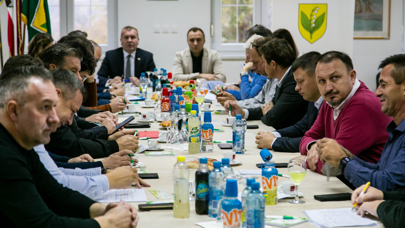 U Maruševcu održan radni sastanak župana Stričaka s gradonačelnicima i načelnicima