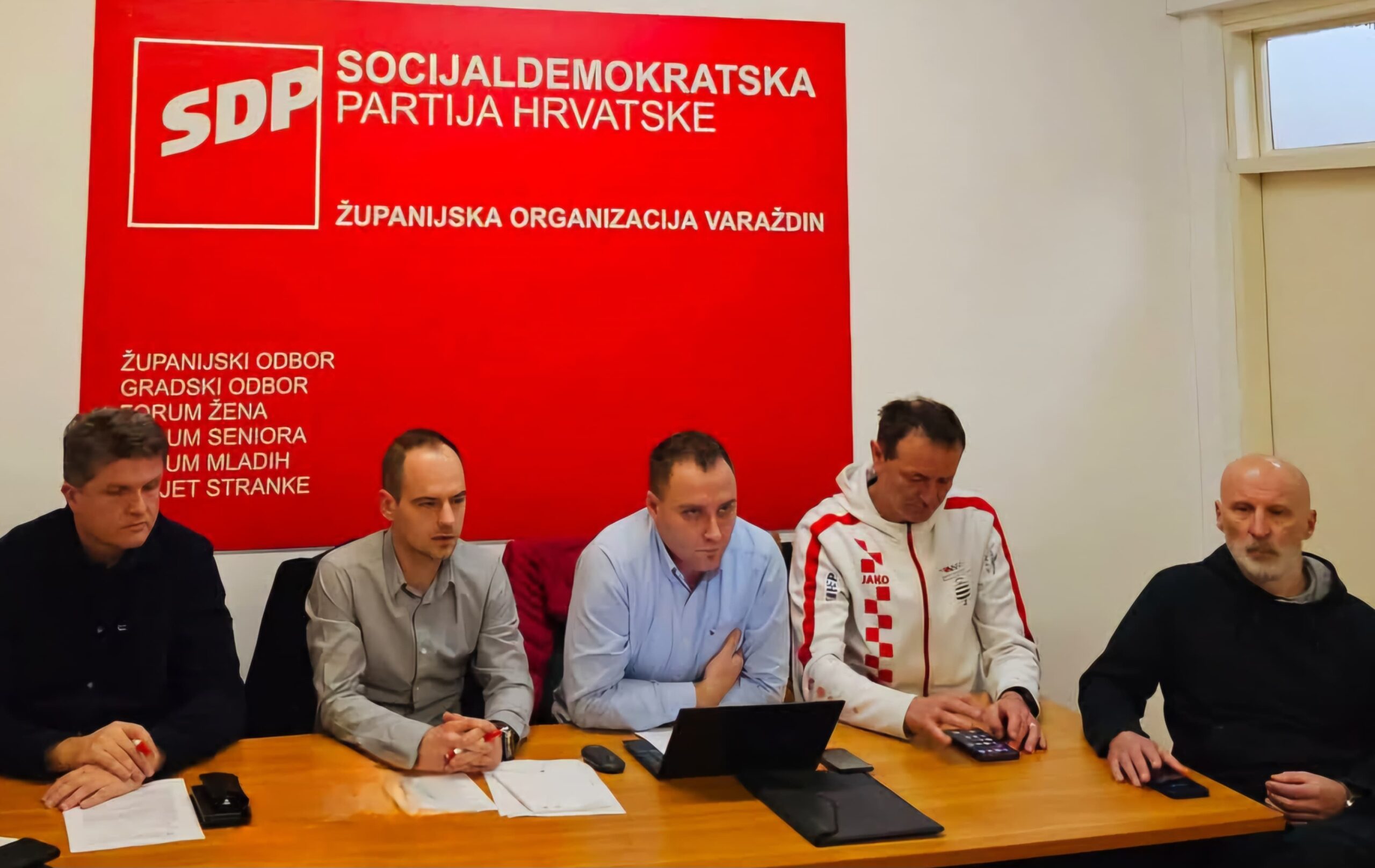 Odgovori na pitanja i pitanja bez odgovora