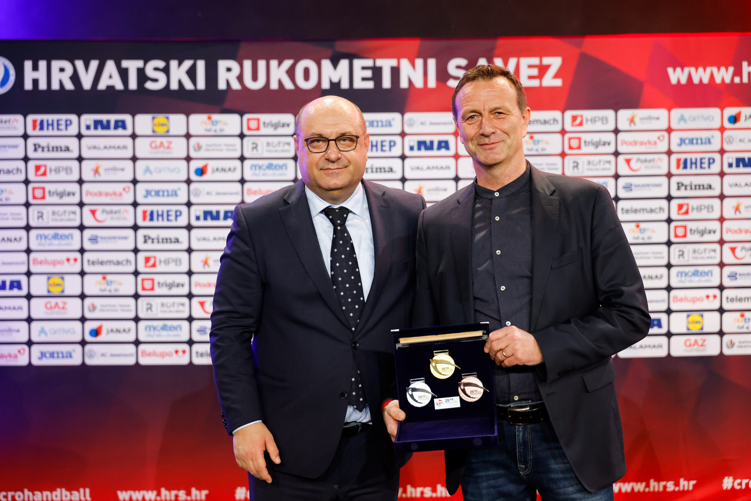 Bosilj primio set medalja od Grahovca iz HRS – a