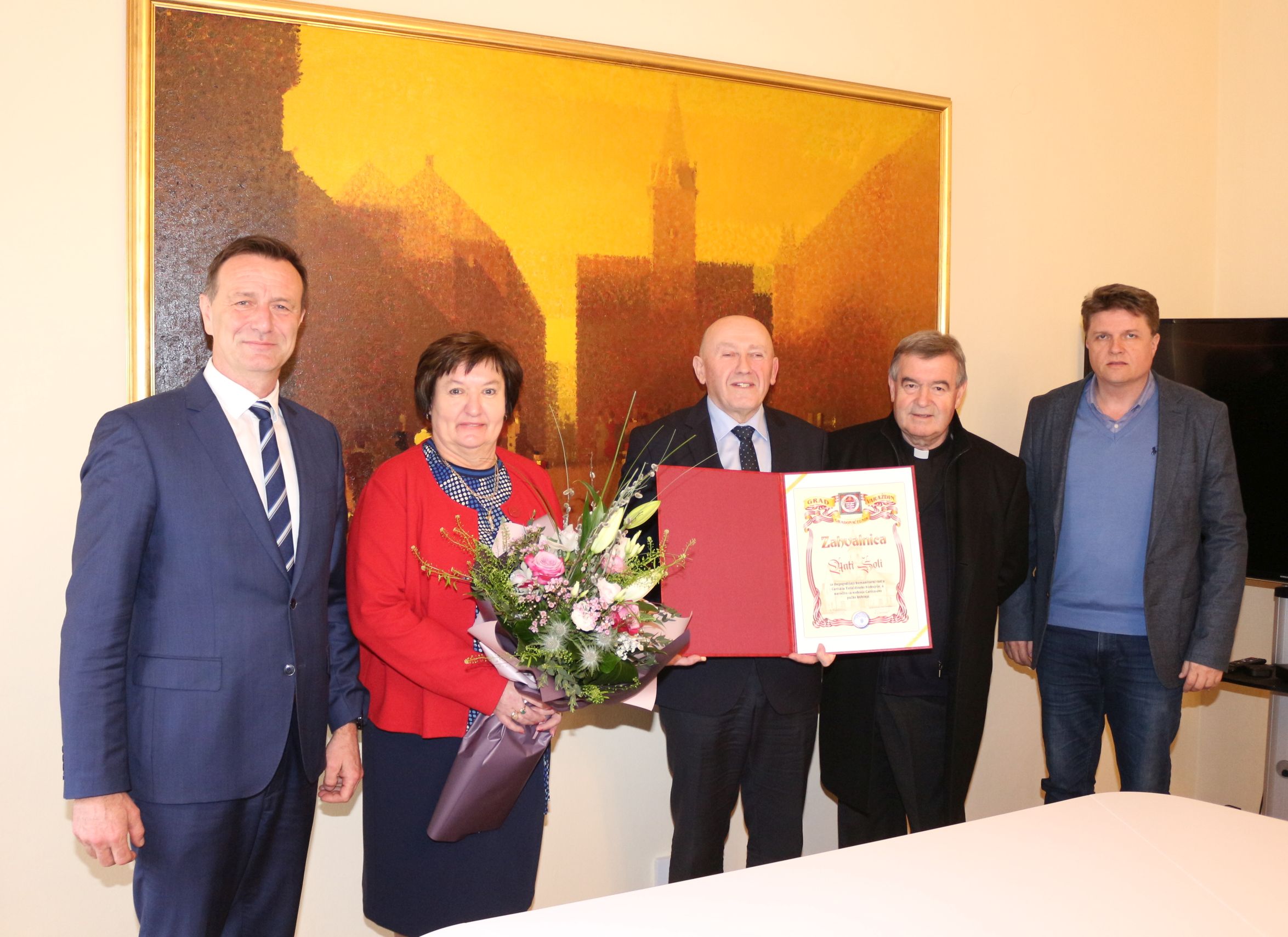 Zahvalnica varaždinskog gradonačelnika supružnicima Šola za dugogodišnji rad u Caritasu