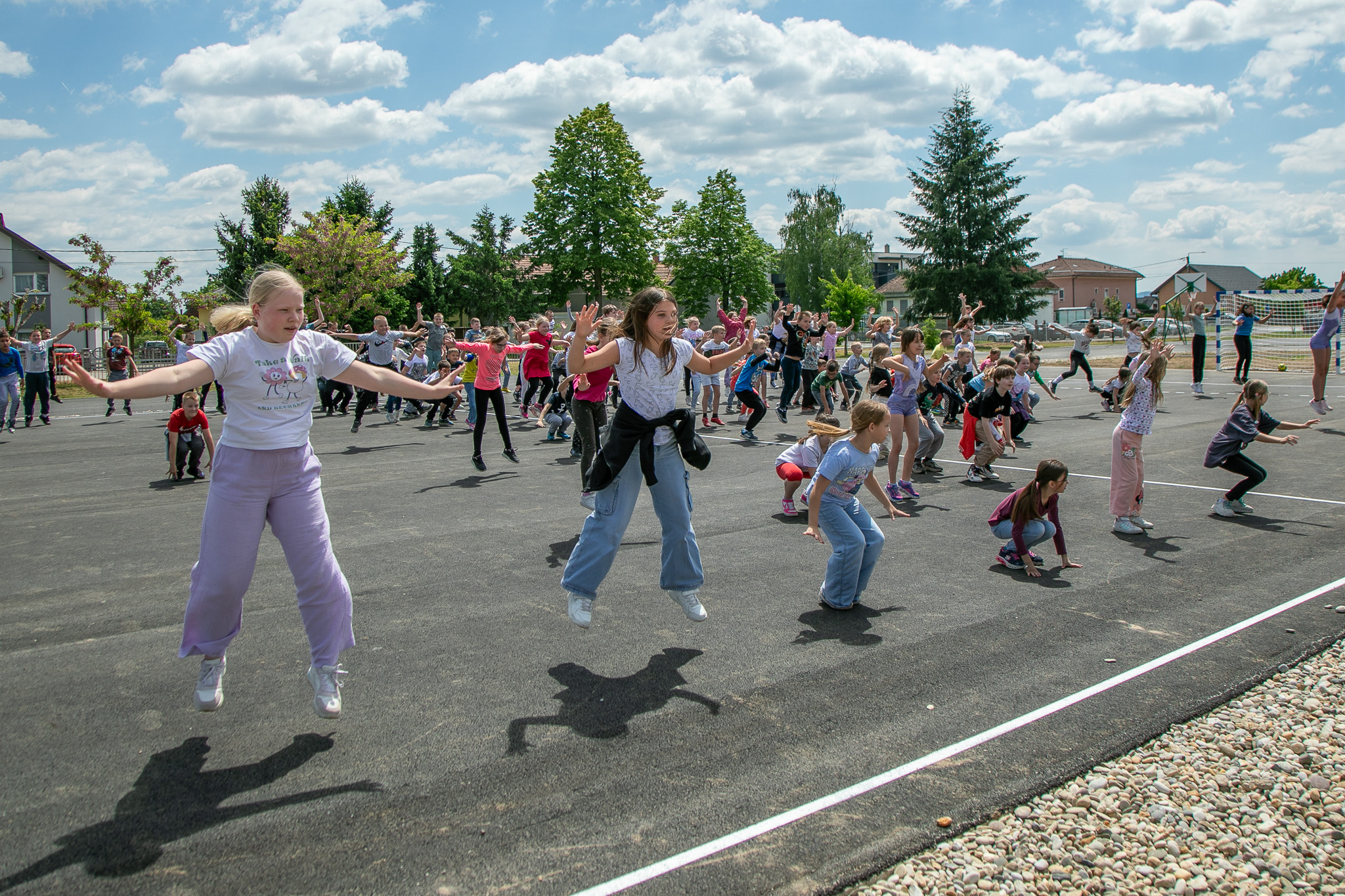 Učenici Osnovne škole Sračinec dobili novouređeno igralište i atletsku stazu