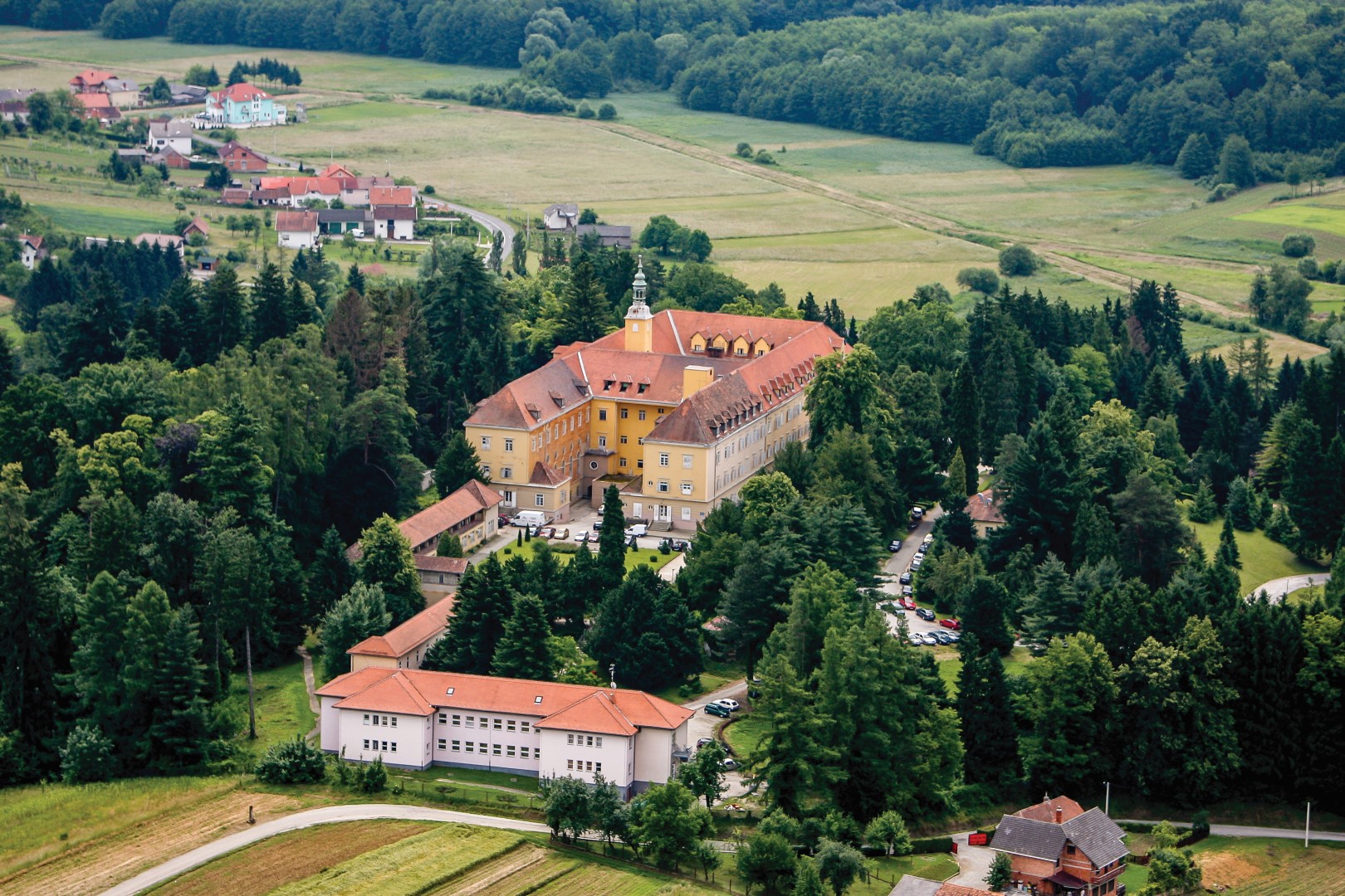 Potpisan ugovor za obnovu dvorca Drašković – budućeg Nacionalnog respiracijskog centra