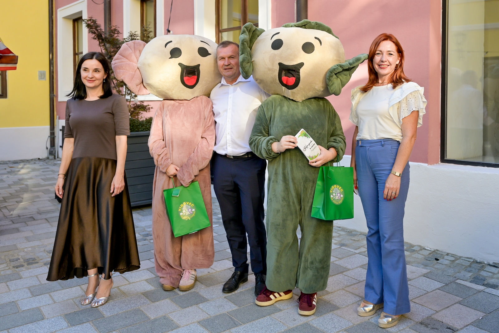 Okusi, boje i zvuci Špancirfesta oduševili ministricu Vučković 