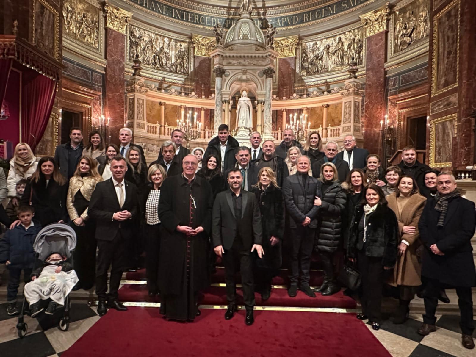 Predsjednik Skupštine Lukačić na adventskom slavlju u Budimpešti