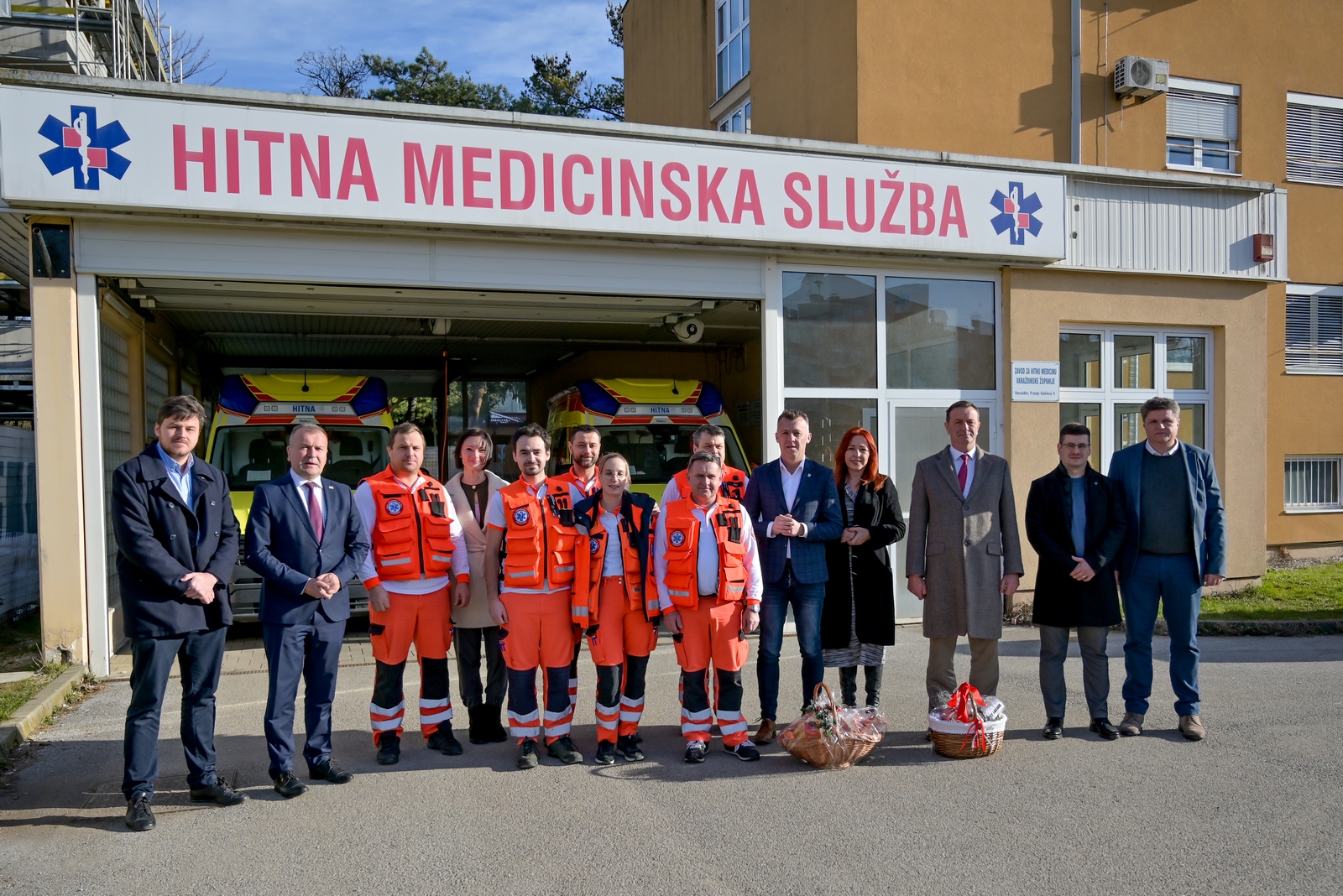 Tradicionalni novogodišnji obilazak: Zahvala onima koji brinu o sigurnosti i zdravlju građana