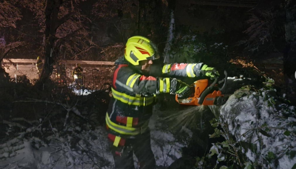 Zbog snijega u Varaždinskoj županiji: 30 prometnih nesreća i 150 vatrogasnih intervencija!