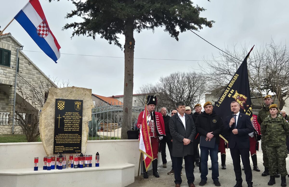 U Suhovarima otkriveno spomen-obilježje petorici poginulih pripadnika Puma