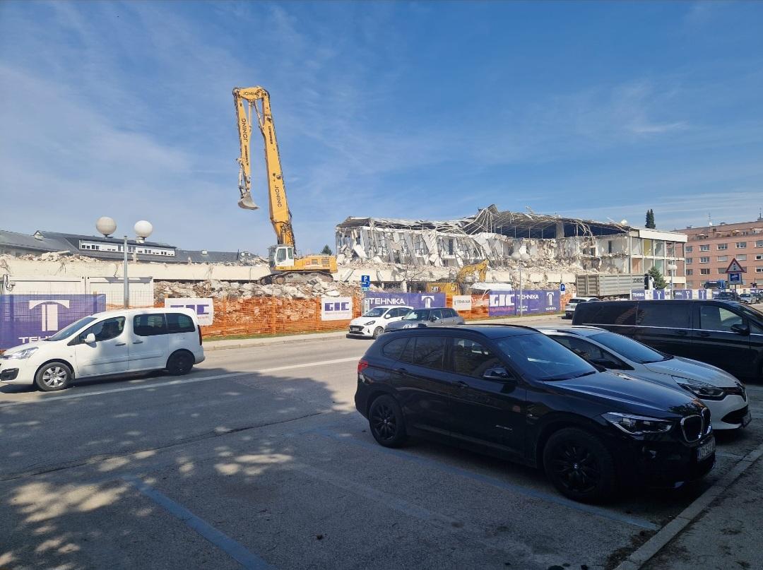 POLICIJA OKRUŽILA CIJELO PODRUČJE Dojava o bombi na sudu u Varaždinu!