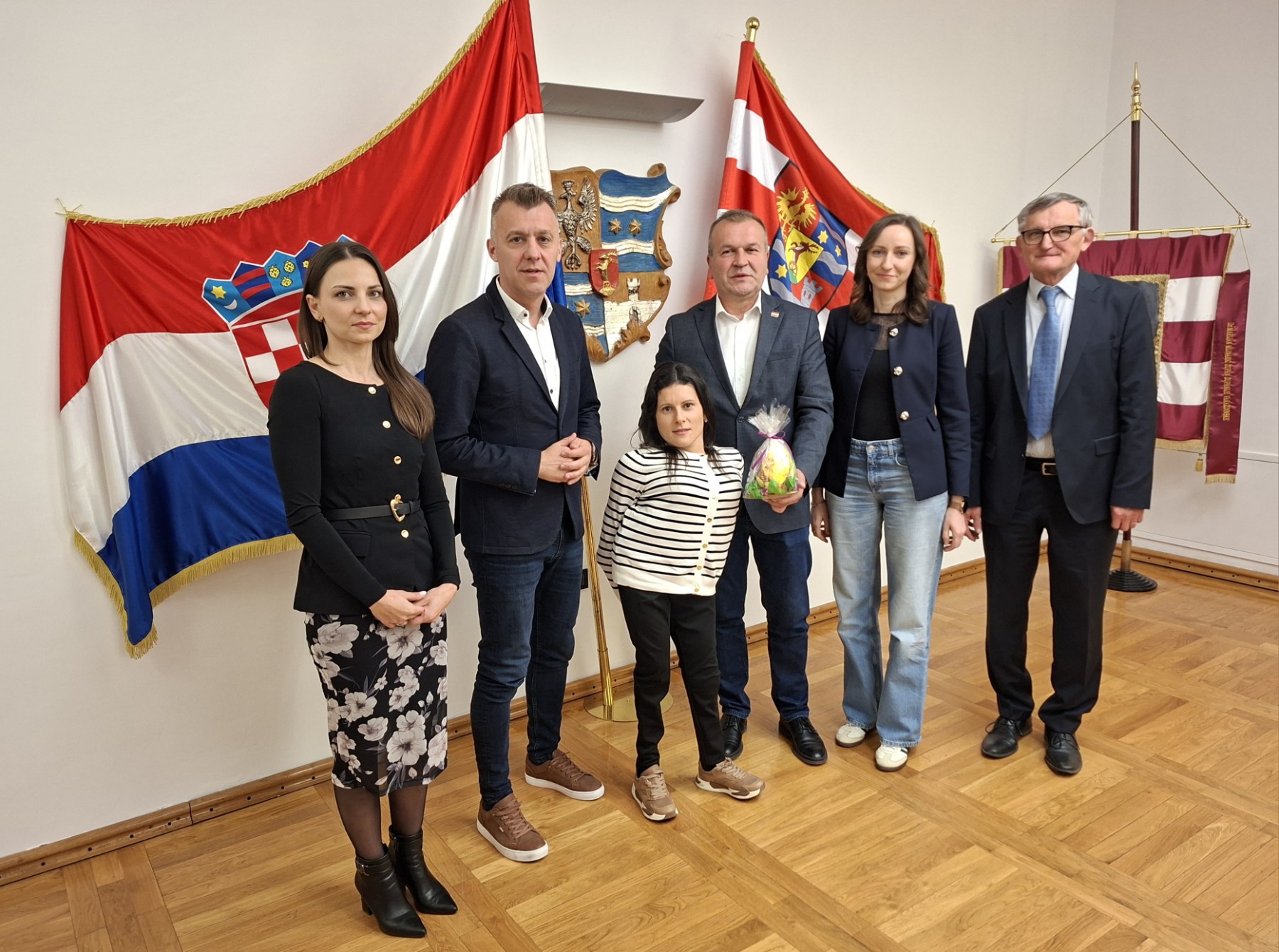 Ručno rađene pisanice za župana Stričaka i predsjednika Skupštine Lukačića   