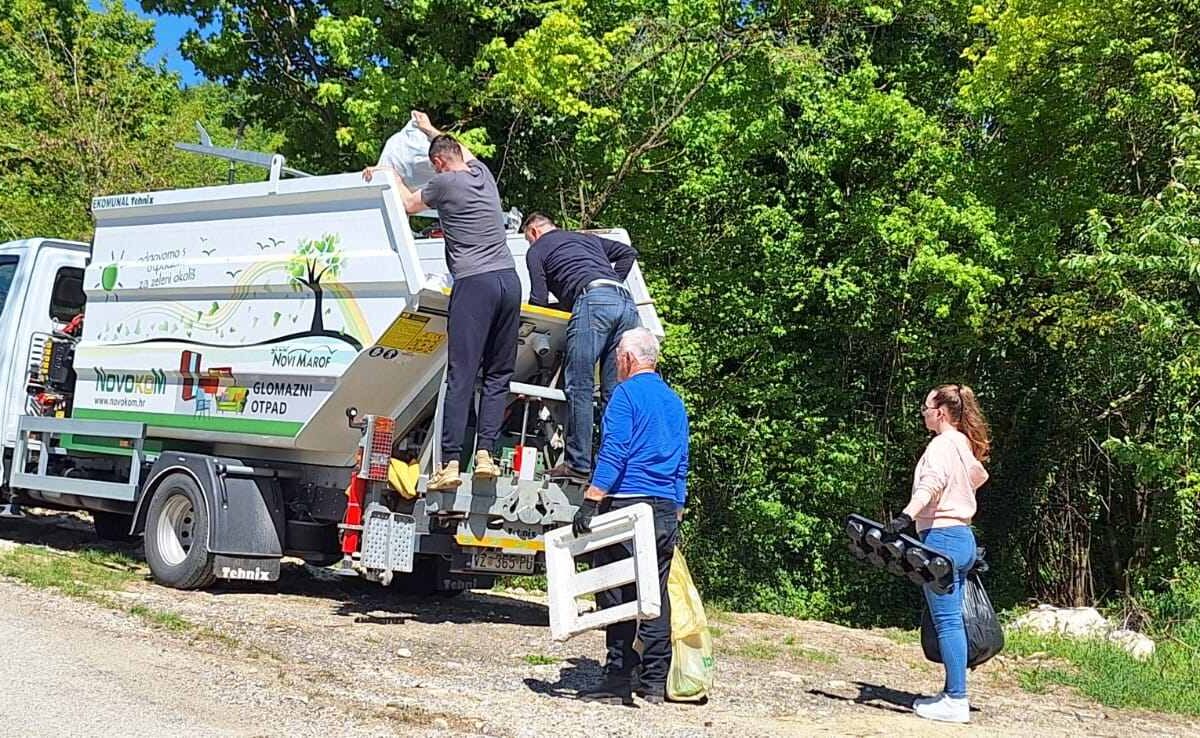 Održana “Zelena čistka”: Brojni volonteri učinili Novim Marof čišćim i ugodnijim za život