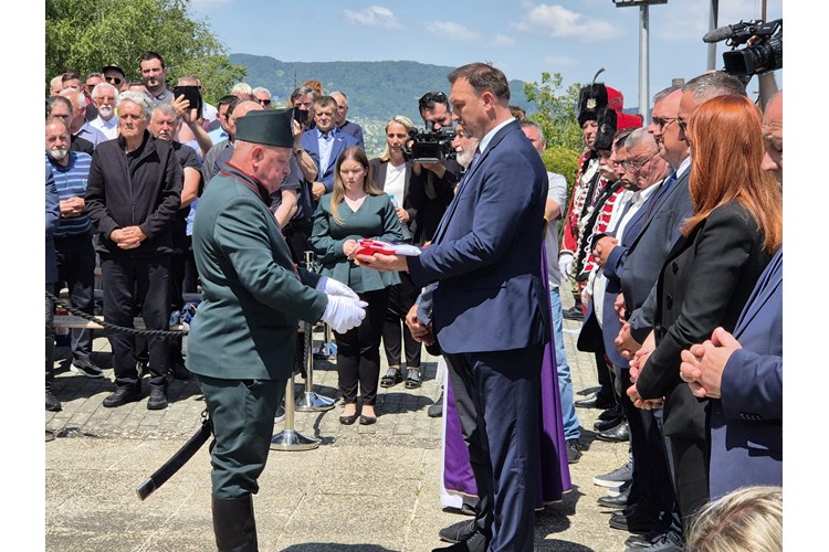 U Možđencu održan posljednji ispraćaj i ukop 36 žrtava iz Drugog svjetskog rata i poraća