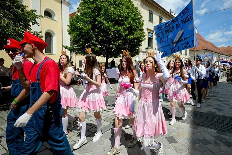 Policija: Maturanti nisu nijednom narušili red i mir, jedino su gubili ove stvari