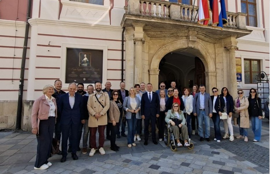 Članovi Aktiva ravnatelja osnovnih škola Zagrebačke županije posjetili Županijsku palaču