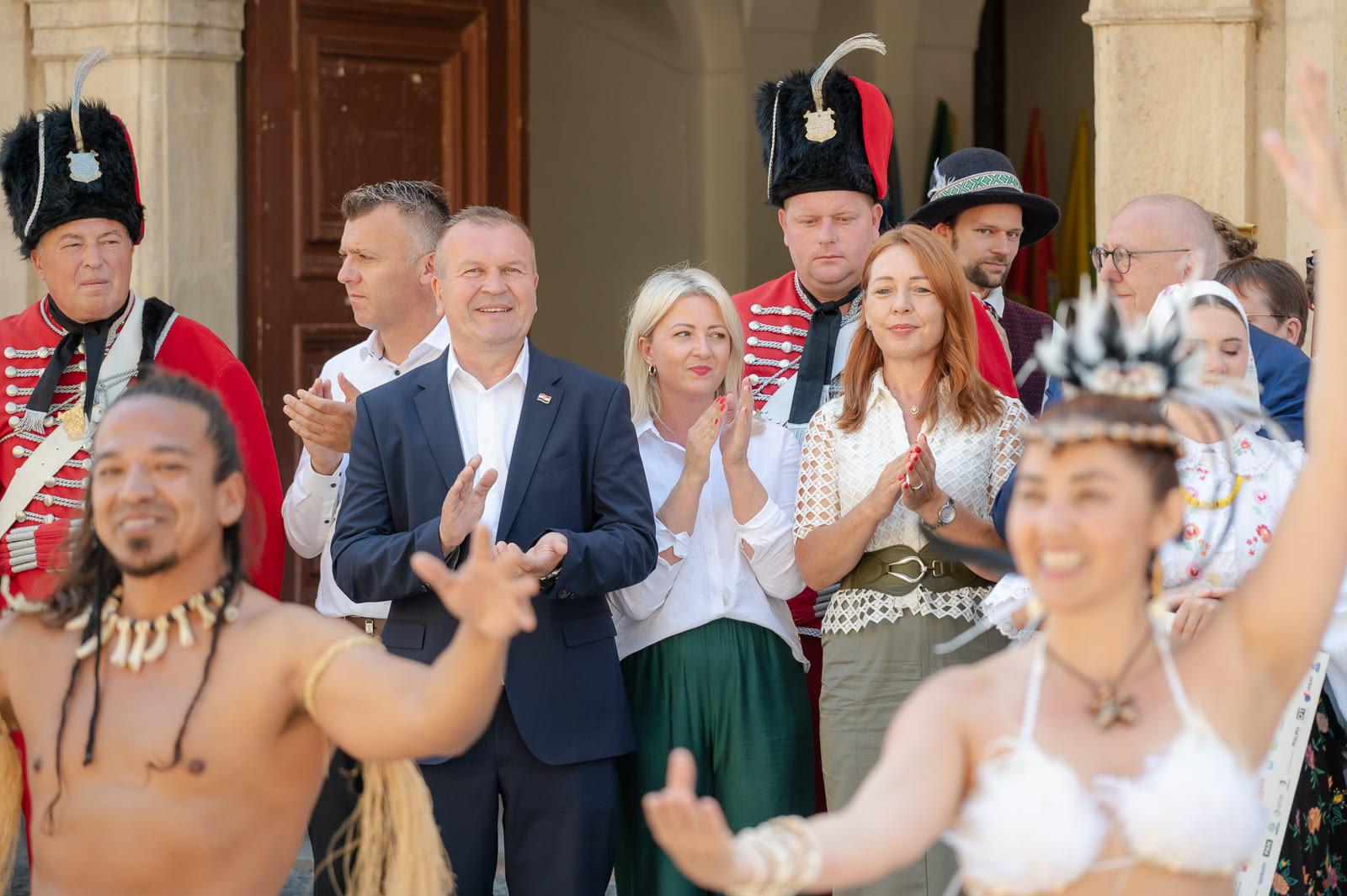 U atriju Županijske palače raspjevano i rasplesano – župan Anđelko Stričak priredio prijem za sudionike COFA Festivala