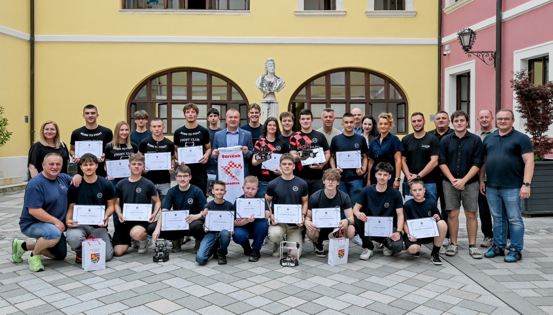 Robotičarima 22 medalje na europskom i svjetskom prvenstvu, a još 4 odličja savate borcima       