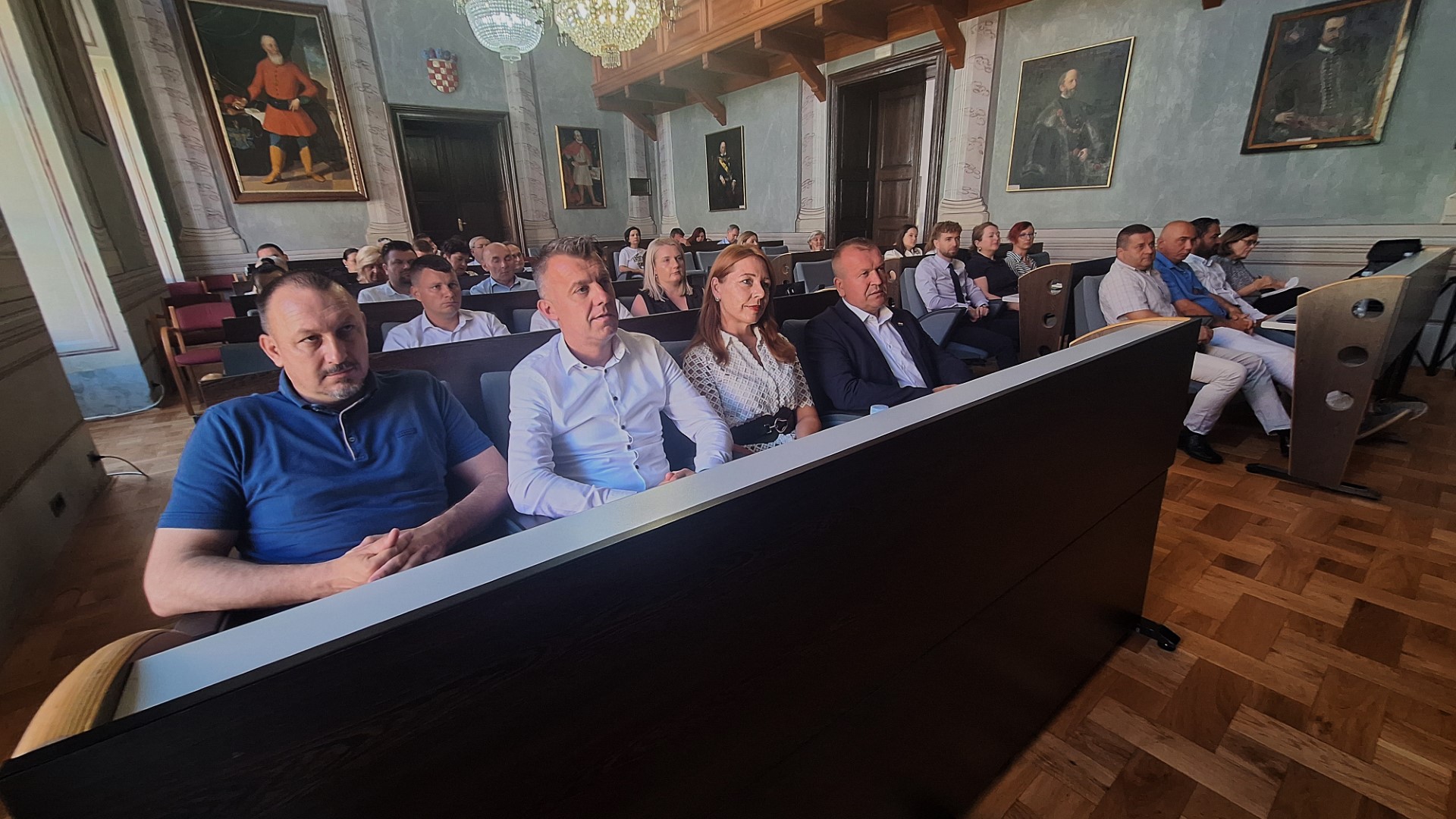 Radni sastanak župana Stričaka s načelnicima i gradonačelnicima u Županijskoj palači