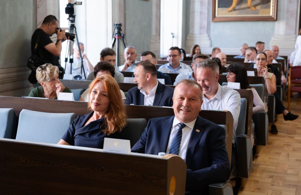 Županijska skupština potvrdila dobitnike javnih priznanja, prihvaćen projekt zaštite špilje Vindija  