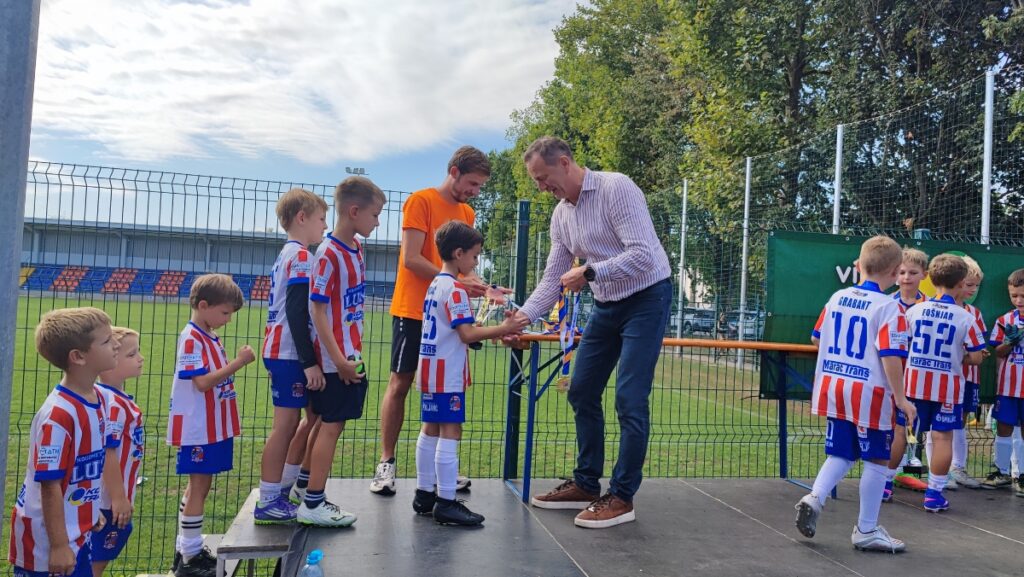 Gradonačelnik Bosilj uručio medalje na 2. Ljetnom Bumbar kupu