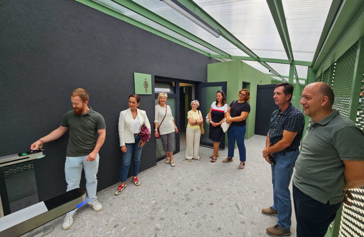 KOD GROBLJA Novi javni WC u Varaždinu otvoren uoči Špancirfesta. Poznata je i cijena