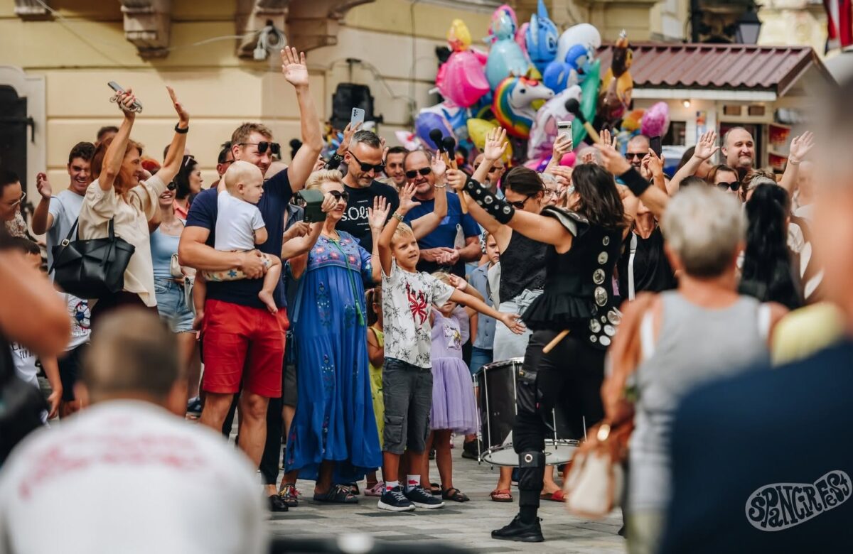 Subota na Špancirfestu: Plavi orkestar, Almira Medunjanin, dobra hrana, ludnica na ulicama…