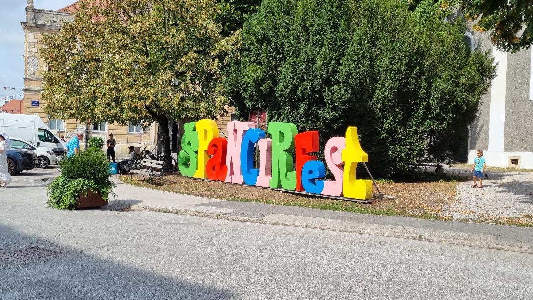 Prvi dan Špancirfesta: Počeo glazbeni program, ulični zabavljači i gala otvorenje slijede navečer