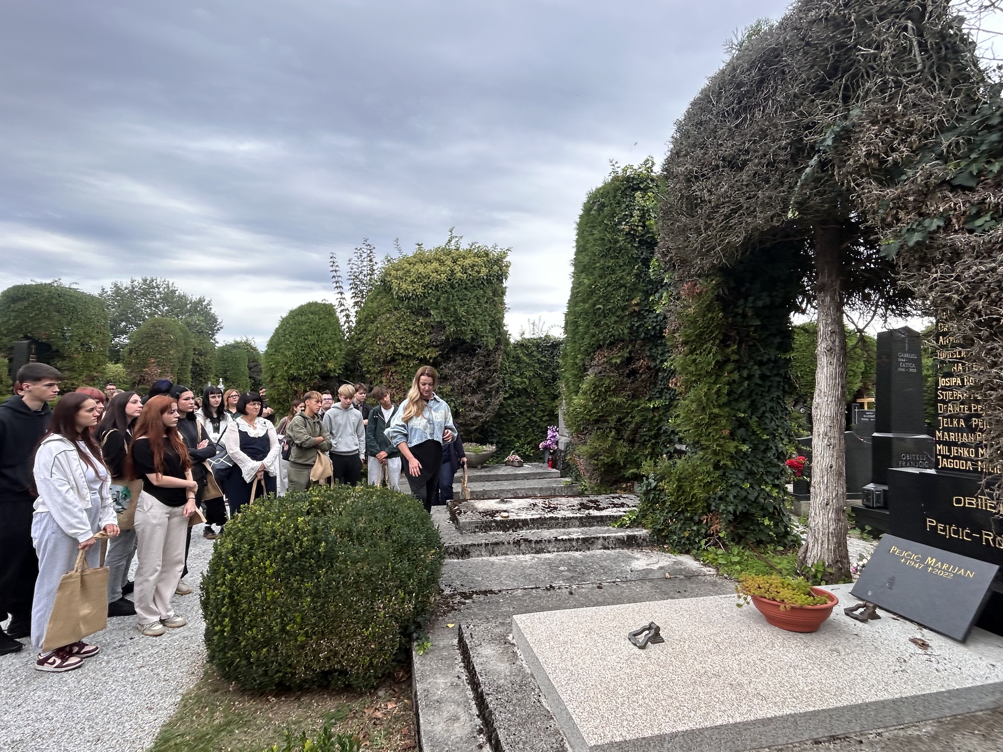 Održana prva participativna aktivnost u sklopu projekta UrbanGreenLeap: „Walk and Talk“ na varaždinskom groblju