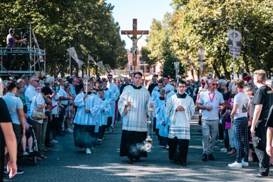 Tisuće vjernika na Svetoj Nedjelji u Ludbregu