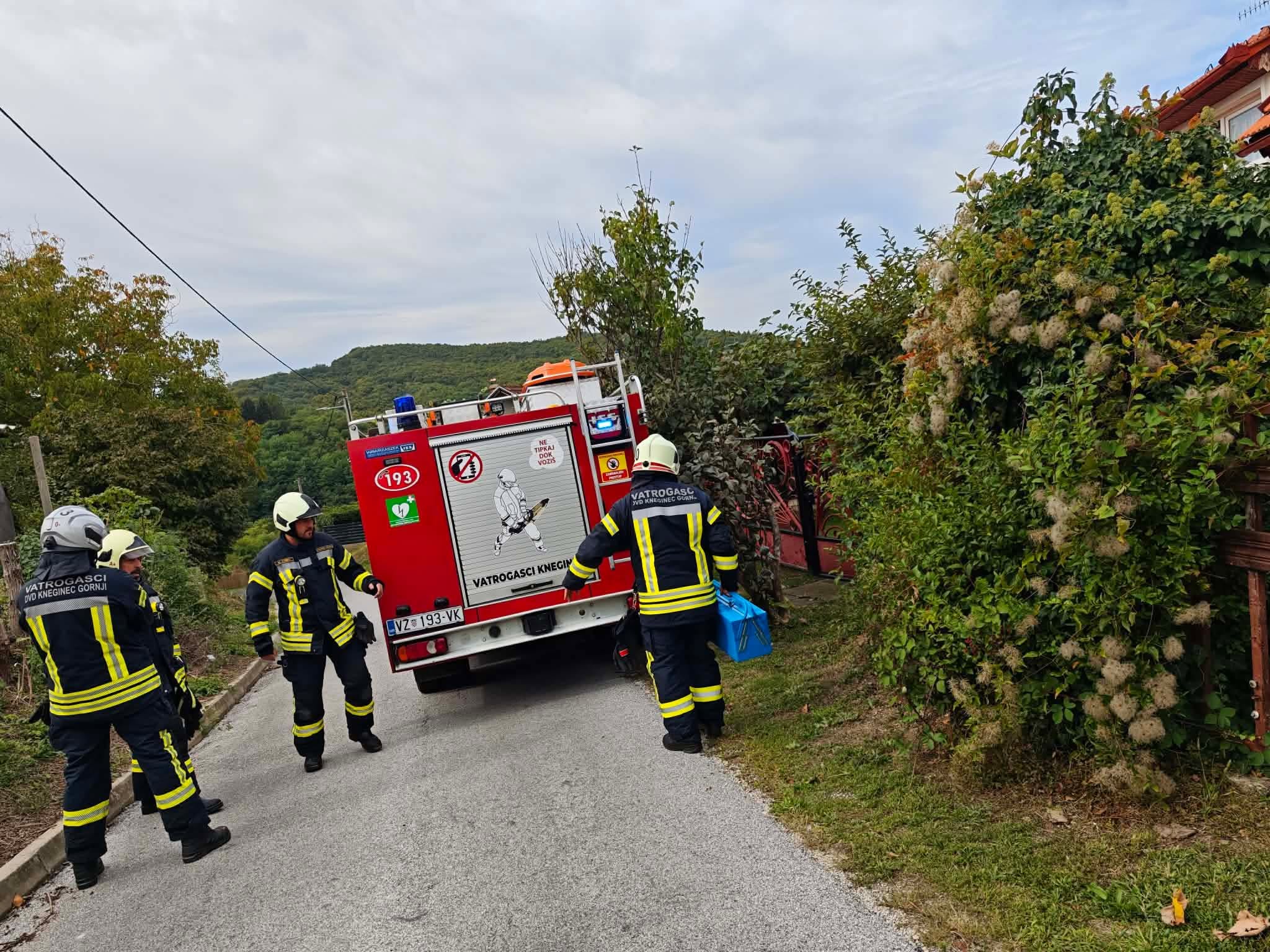 Vatrogasci morali razvaliti vrata: U obiteljskoj kući pronašli preminulu osobu