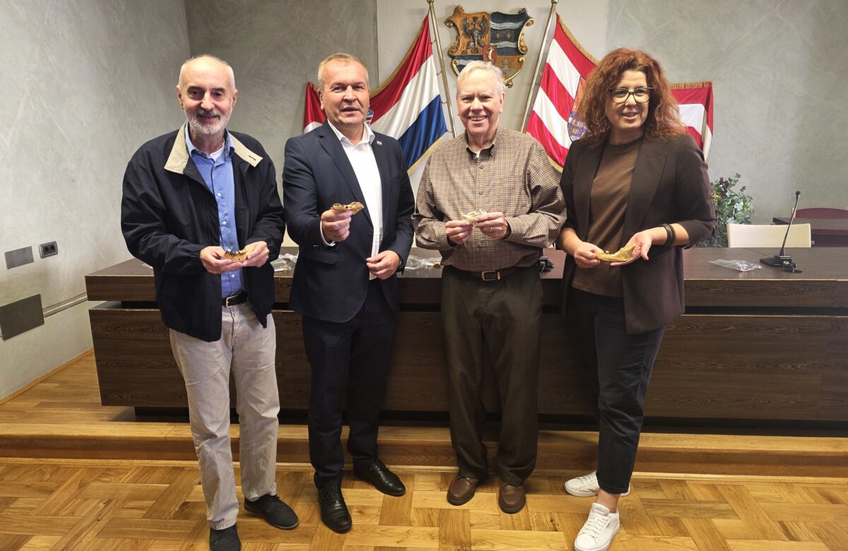 Američki antropolog Fred H. Smith darovao 16 replika kostiju neandertalaca za Interpretacijski centar Špilja Vindija