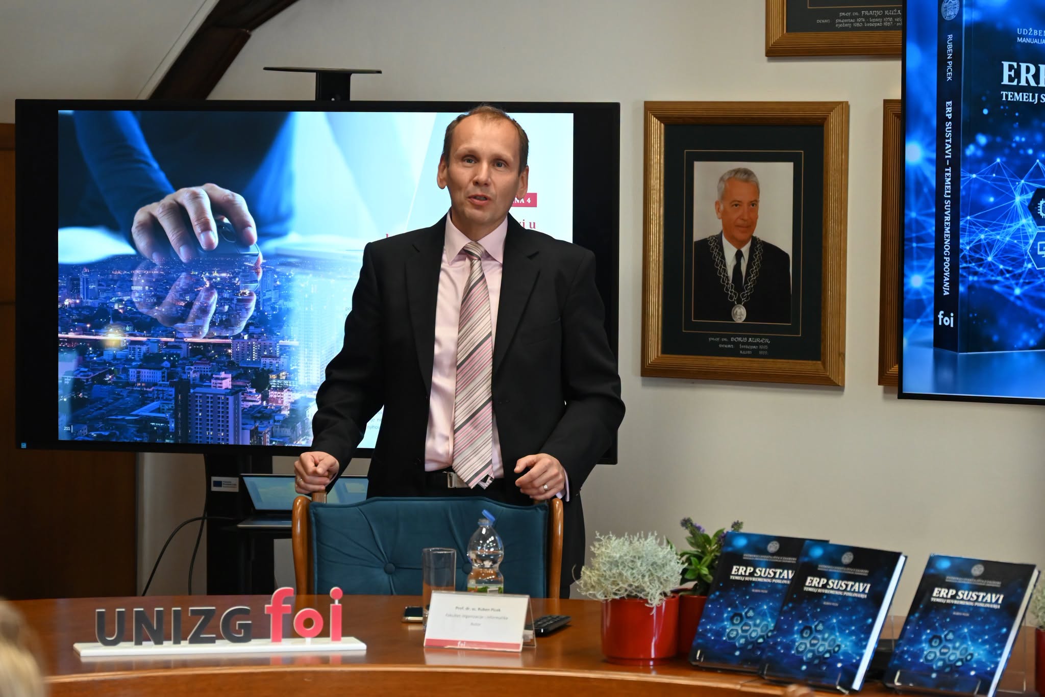 FOI predstavio novi udžbenik: Od poslovnih procesa do inteligentnih ERP rješenja