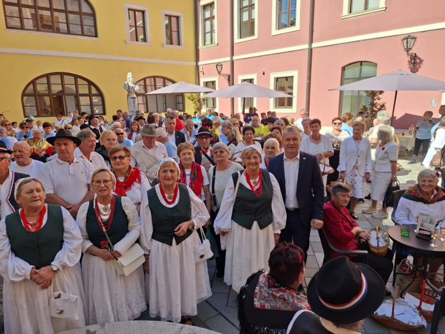 Više od 500 umirovljenika pjesmom i osmijehom proslavilo svoj dan u Varaždinu